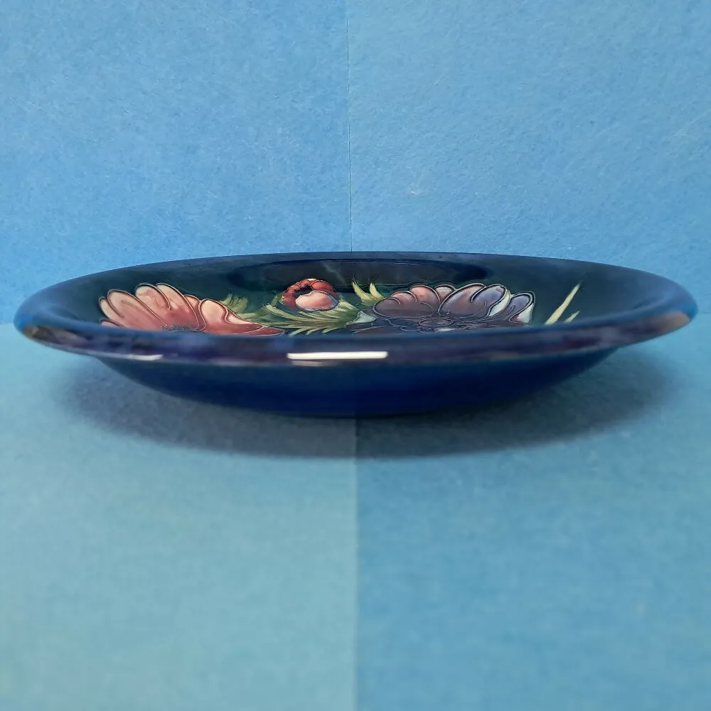 A Moorcroft Shallow Bowl c1949-86 (Dia 8.46") in the Anemone Design