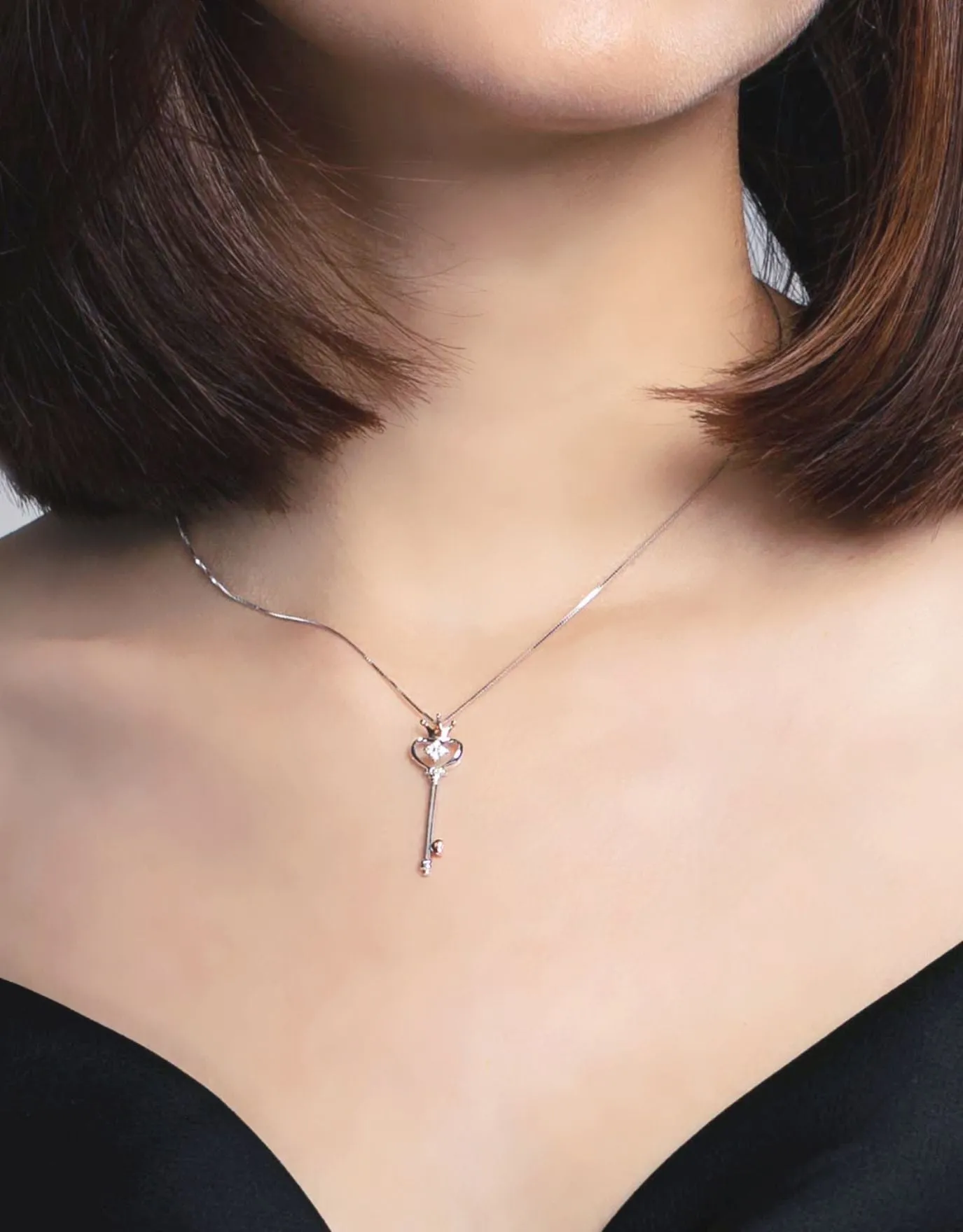 LVC Cheri Tiara Key Diamond Pendant