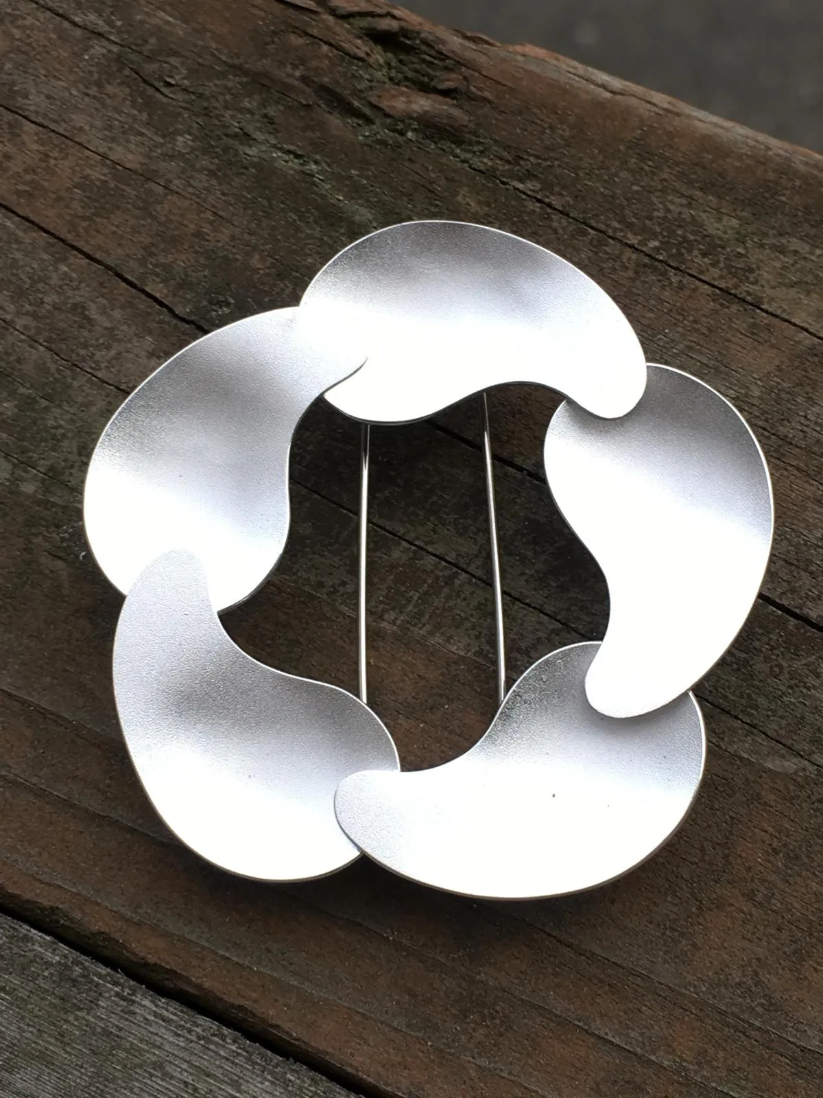 Modern Kidney Pool Spiral Brooch